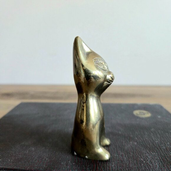 Vintage solid brass cat figurine. Cat lovers gift. Cute little kitty. - Picture 2 of 5
